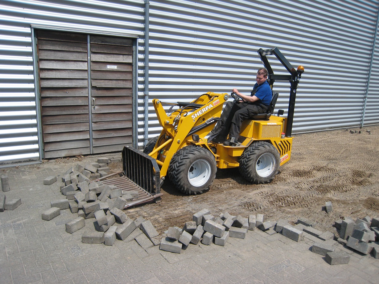 МИНИПОГРУЗЧИК SHERPA 300 + МИНИПОГРУЗЧИК SHERPA 300 +
